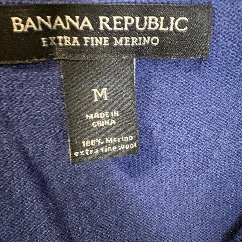 Banana Republic V-Neck Sweater Mens Medium Blue Argyle Extra Fine Merino Wool